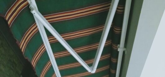 awning gulung buka tutup